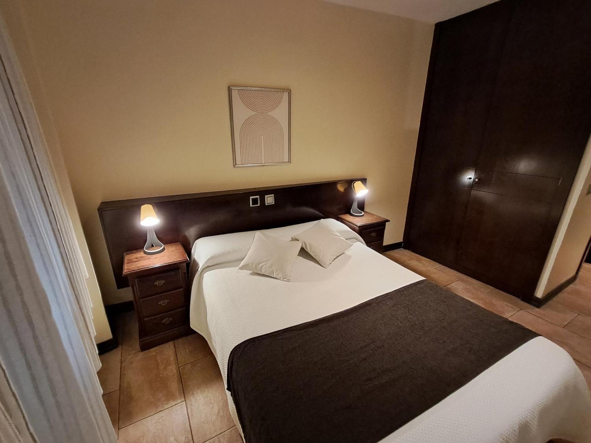 Hotel Complutense Alcalá de Henares Exteriör bild
