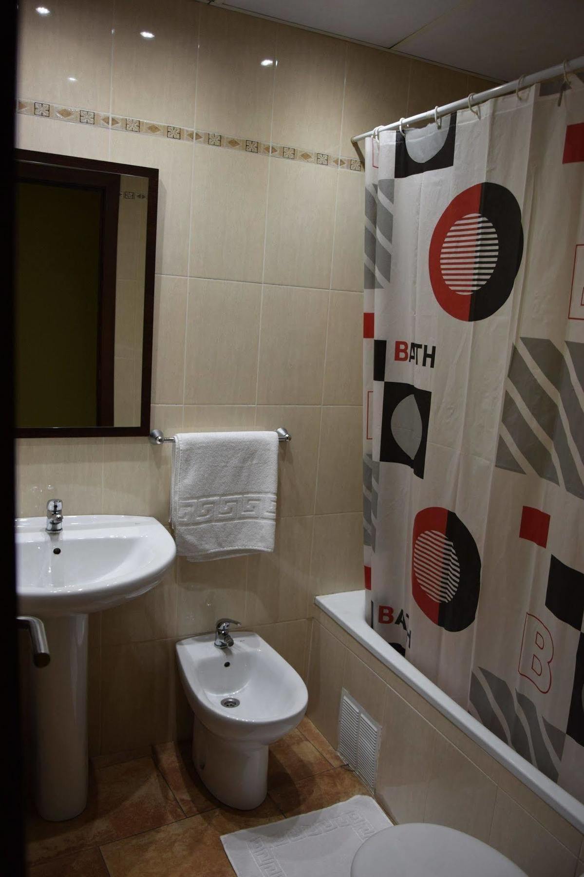 Hotel Complutense Alcalá de Henares Exteriör bild
